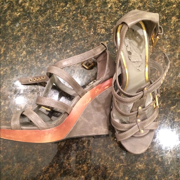 Elle Wedge - Picture 6 of 10